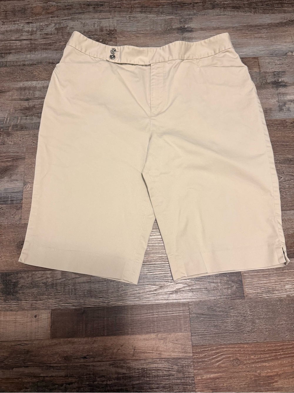 Ralph Lauren Khaki Women’s Bermuda Shorts Size 14